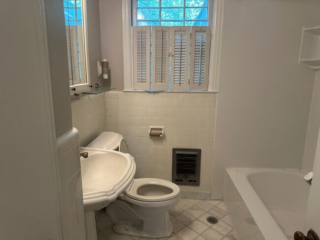 Building Photo - 5515 Habersham St