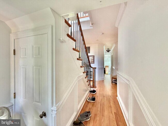 Building Photo - 7538 Morningside Dr NW