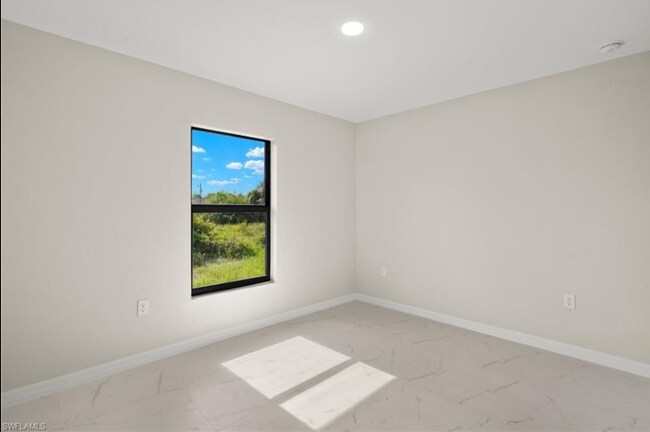 Building Photo - 5032 Bristo St