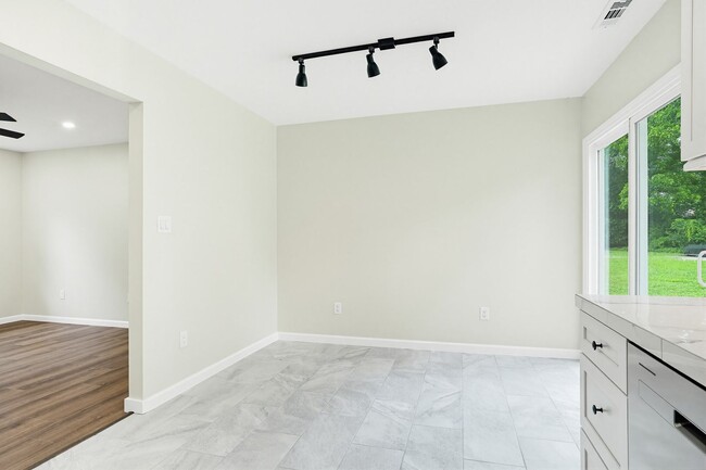 Building Photo - 105 Ramsey Dr