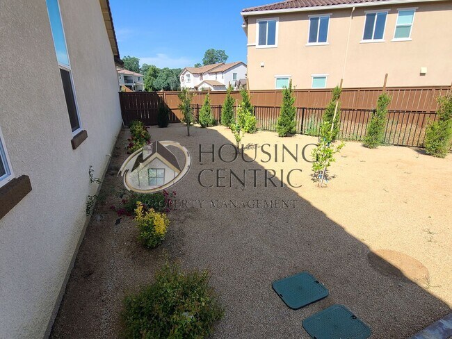 Building Photo - Exceptional Newer Construction Executive Rental in El Dorado Hills