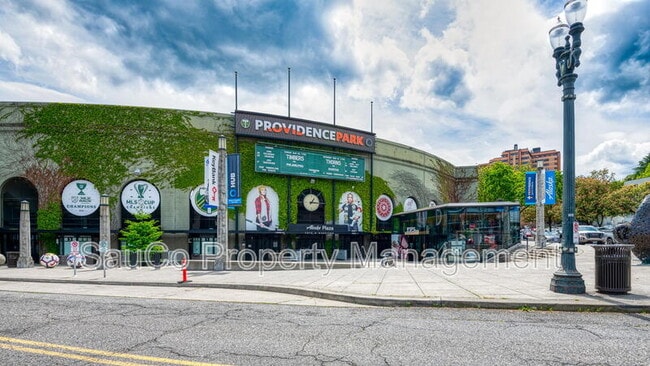 Building Photo - 1926 W Burnside St