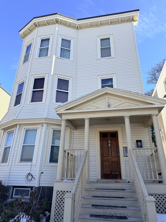 Building Photo - 832 Washington St