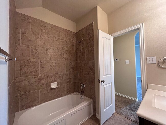 Building Photo - 2204 Tranquility Ln