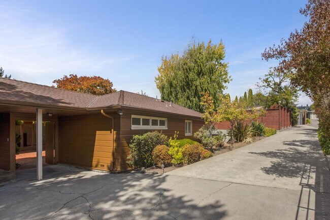 Building Photo - 5960 McAndrew Dr