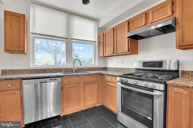 Building Photo - 5731 9th St NW