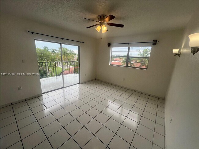 Building Photo - 5100 SW 41st St
