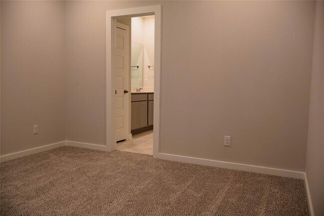 Building Photo - 8415 Sweet Cherry Ln