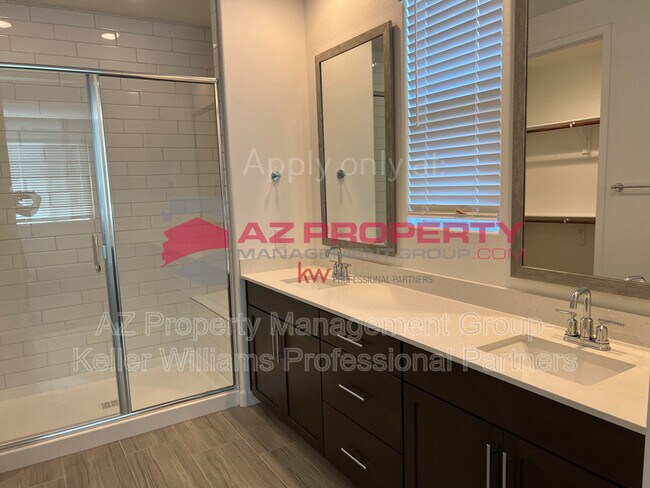 Building Photo - 12481 W Kaler Dr