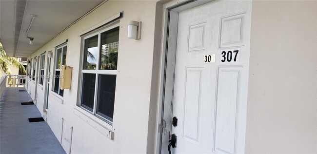 Building Photo - 467 Golden Isles Dr