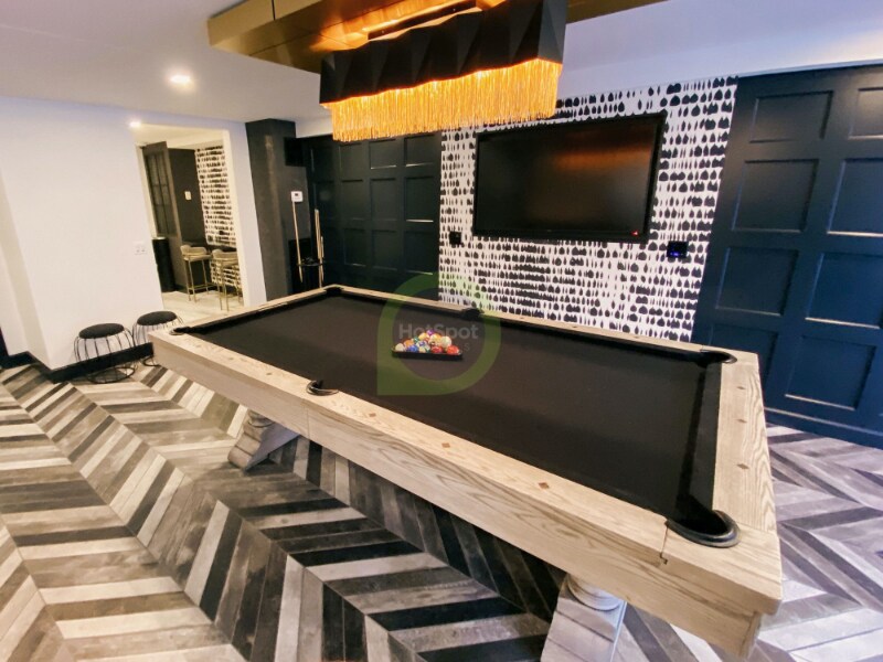 Building Photo - 904 N State St