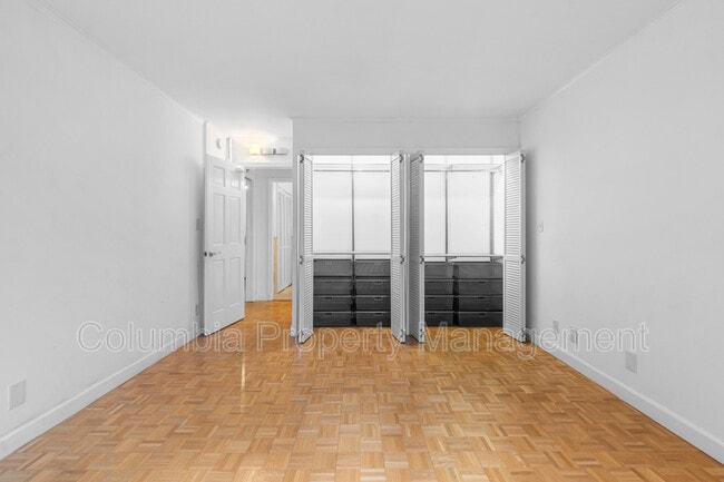 Building Photo - 1077 30th St NW