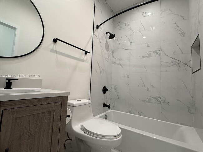 Building Photo - 1786 SW 9th St