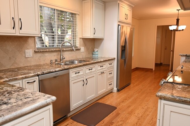 Primary Photo - Prime Willow Glen, Just In Time for the Ho...