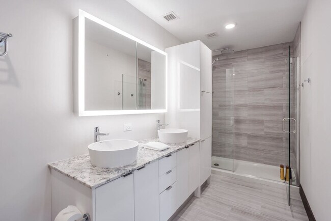 Building Photo - 9-JAN-JAN E 4th St