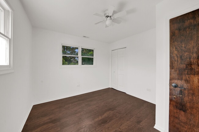 Building Photo - 4933 S Lockwood Ave