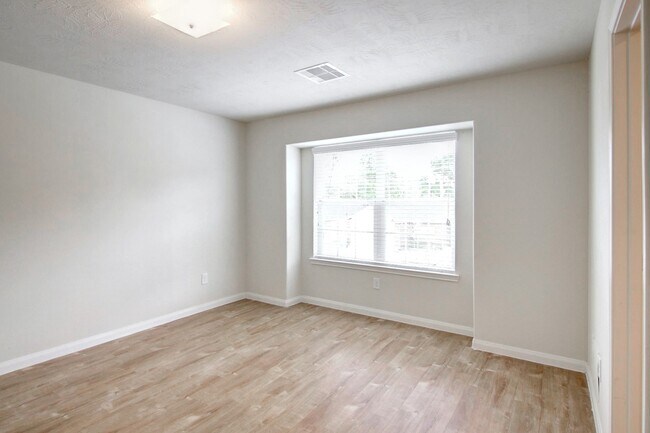 Building Photo - 2427 Sailors Way
