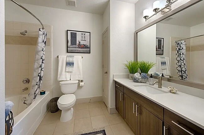 Building Photo - Perfect Space, Prime Location – 1 Bed in D...