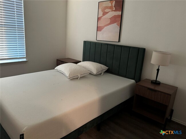 Building Photo - 2703 Tara Dr