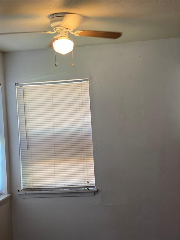 Building Photo - 2607 Live Oak St