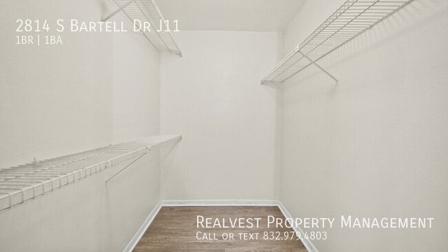 Building Photo - 2814 S Bartell Dr