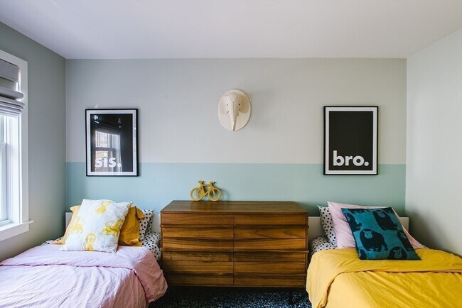 Building Photo - 10 Ware St