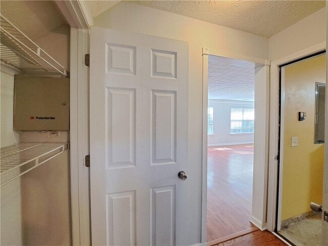 Building Photo - 3940 Crescent Walk Ln NE