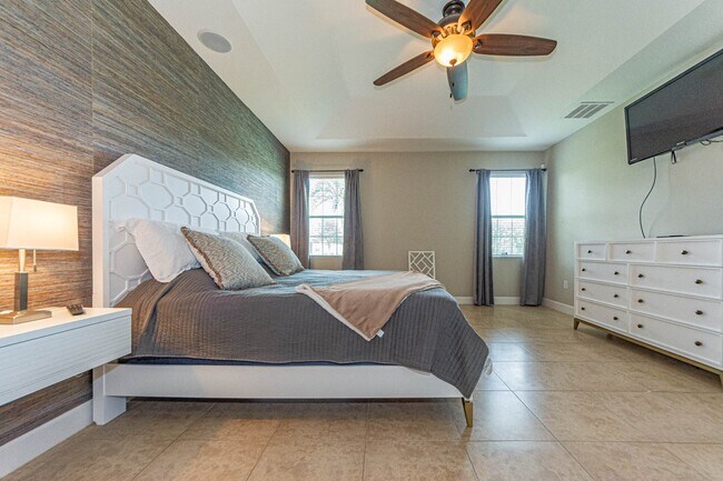 Building Photo - 4250 Diamond Square