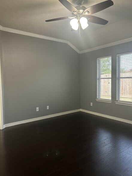 Building Photo - 3527 Pine Valley Dr
