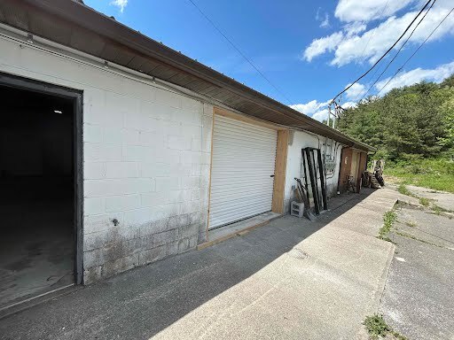 Building Photo - 2270 Harper Rd