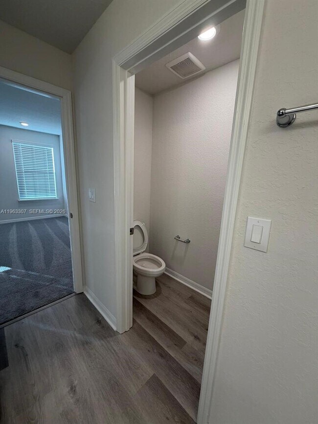 Building Photo - 415 Crossings Ave