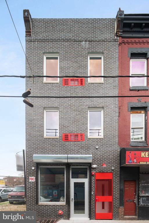 Building Photo - 2950 Kensington Ave