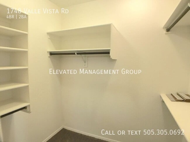 Building Photo - 1748 Valle Vista Rd NW