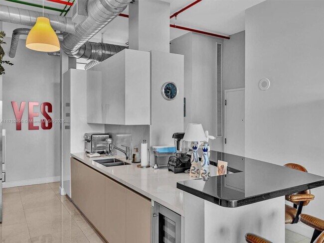 Building Photo - 3029 NE 188th St