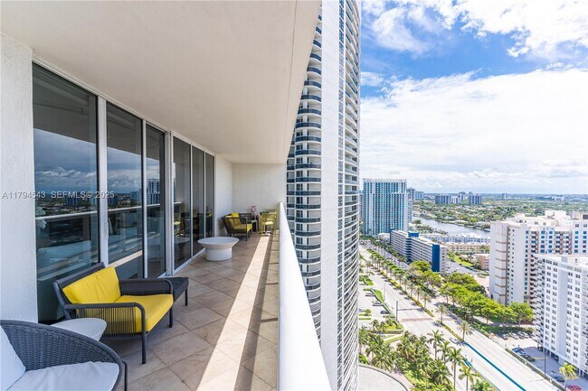 Building Photo - 1830 S Ocean Dr