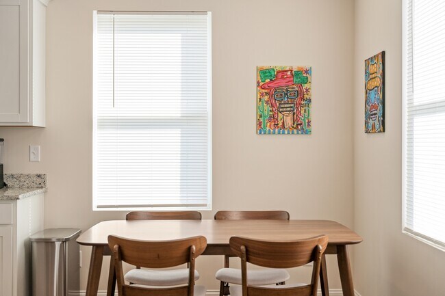 Building Photo - 24 Sawyer St