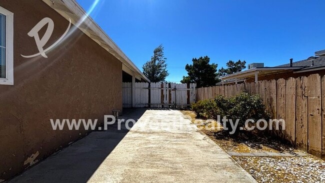 Building Photo - 12769 Kiowa Rd