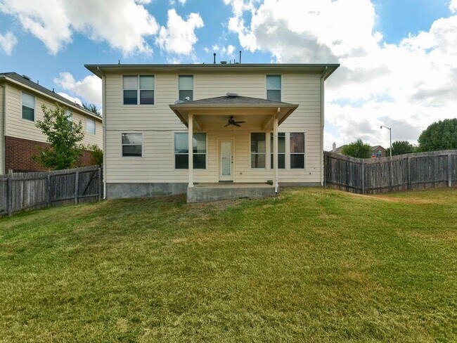 Building Photo - 1412 Briar Hill Dr