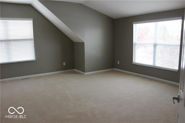 Building Photo - 6255 Canterbury Dr