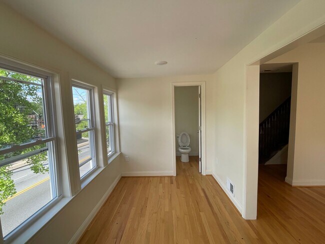 Building Photo - 6905 Belair Rd