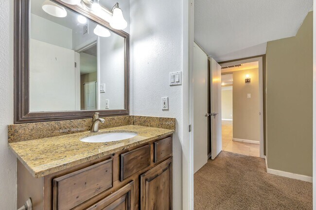 Building Photo - 5-Bedroom Tempe Home with Private Pool, Guest House & Garage Near ASU