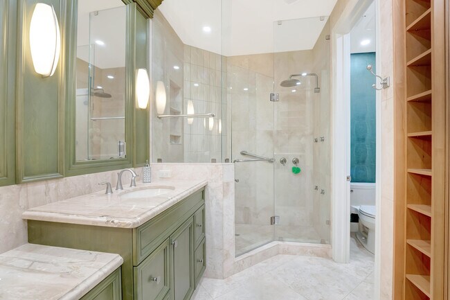 Building Photo - 17565 Ashbourne Ln