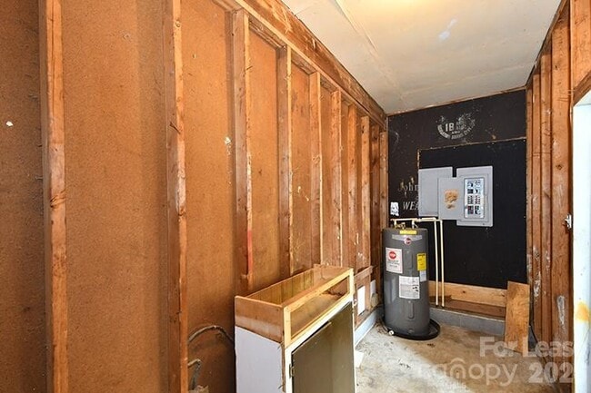 Building Photo - 1715 Cloudburst Cir