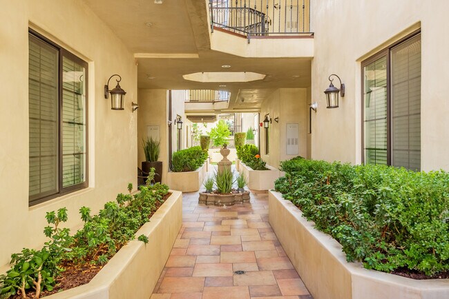 Building Photo - 342 Myrtle St