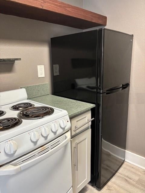 Building Photo - 4127 Dolphin Dr