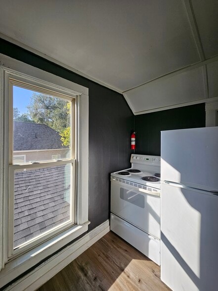 Building Photo - 311 S 3rd St