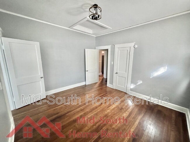 Building Photo - 666 Landis St