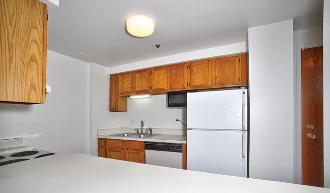 Primary Photo - 1715 Chicago Ave