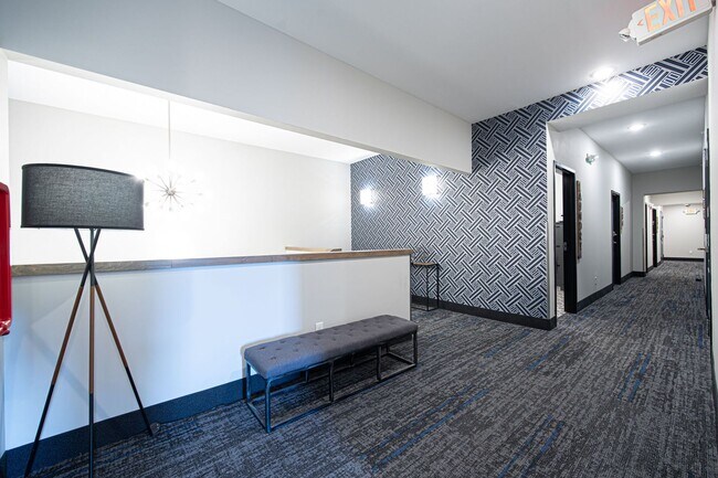 Building Photo - Short North! Fully Furnished 1 Bedroom, 1 ...