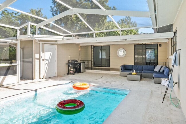 Building Photo - 919 Ave S SE